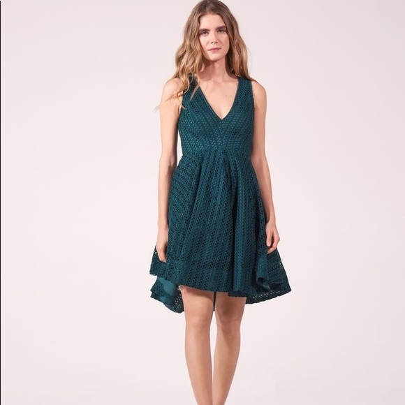 Sandro V-neck Geometric-lace Mini Dress In Green - Picture 4 of 7